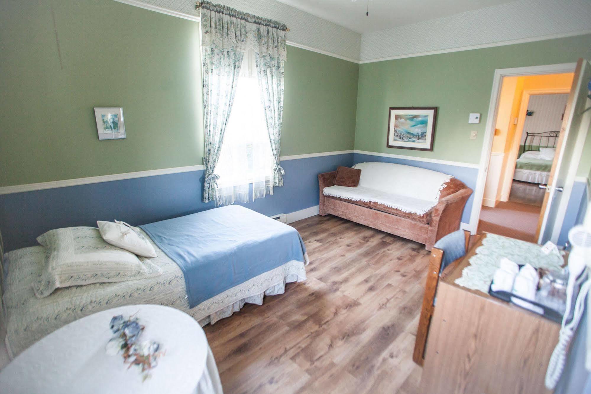 Auberge Presbytere Mont Lac-Vert Hébertville Exteriér fotografie